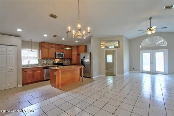 $2,400 | 8006 Bracken Lane, Melbourne, FL 32940