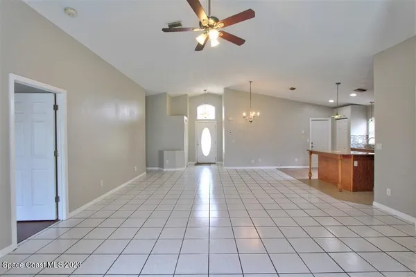 $2,400 | 8006 Bracken Lane, Melbourne, FL 32940