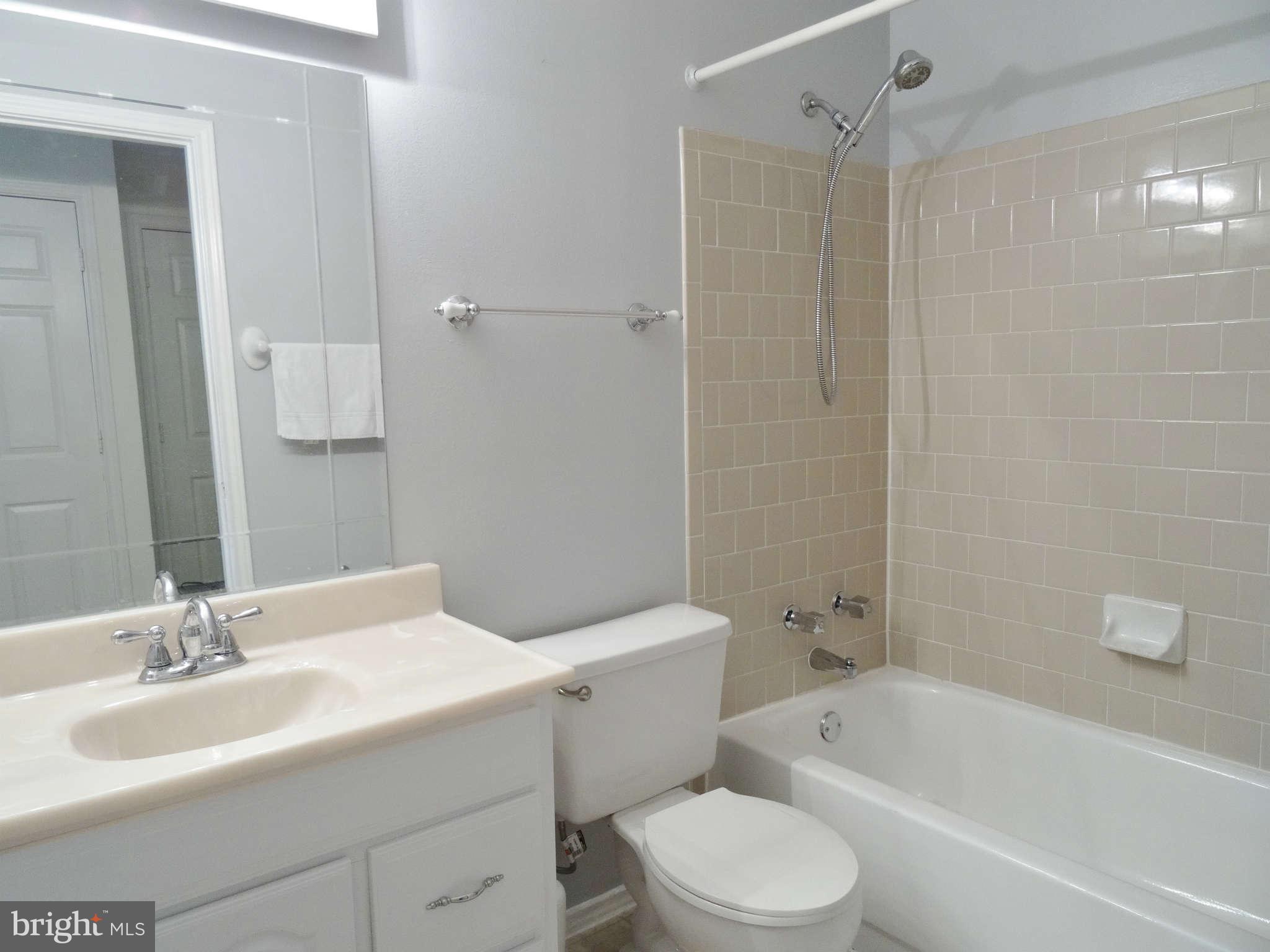 20951 Timber Ridge Terrace, Unit 301 Ashburn, VA 20147 - Photo 14 of 28 Bath