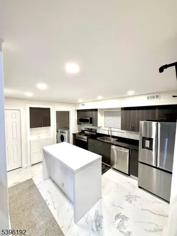 $2,850 | 118 Bluebird Drive, Unit 3A, Hillsborough, NJ 08844