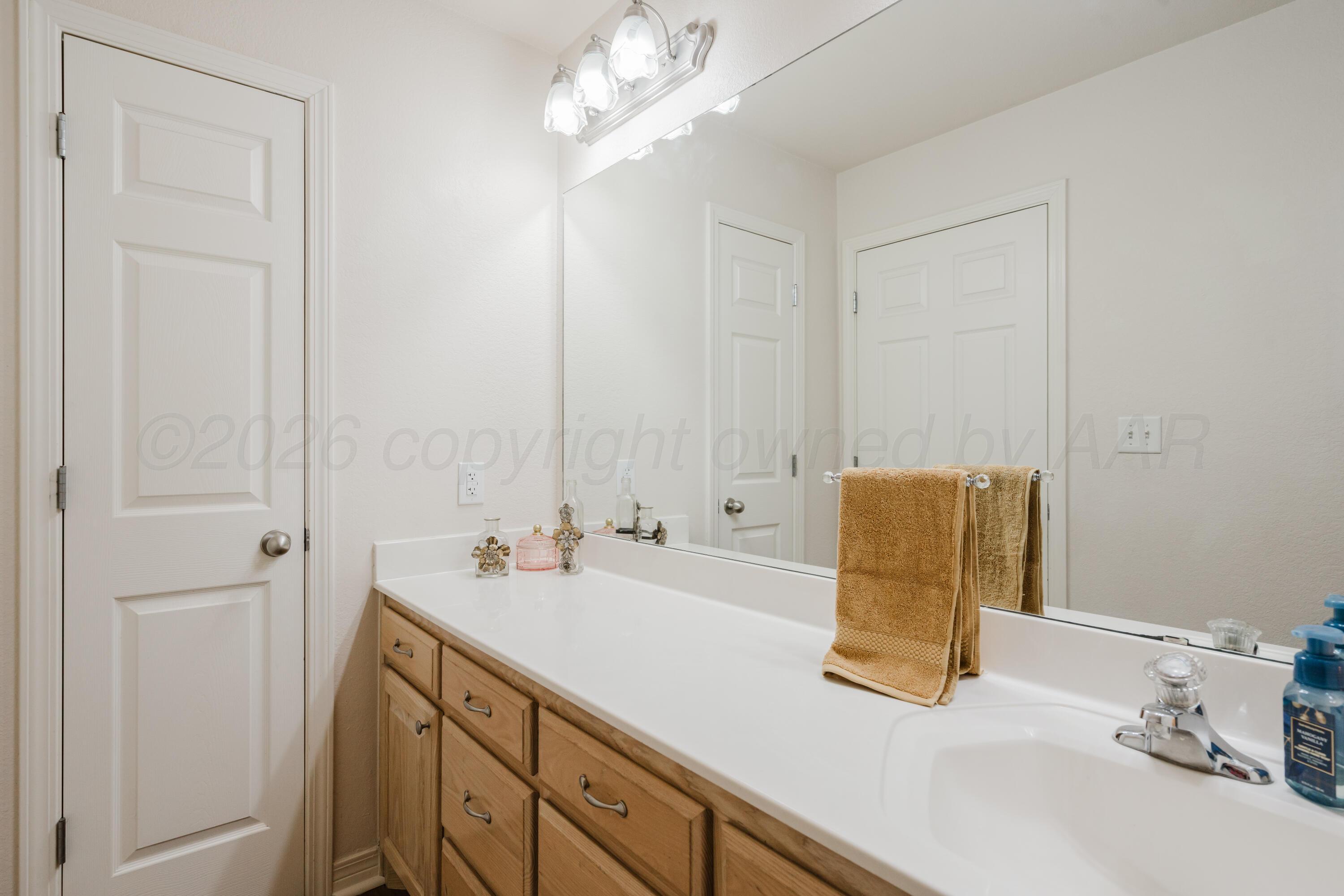 6314 Roadrunner Court Amarillo, TX 79119 - Photo 29 of 36 Hall Bath View 2