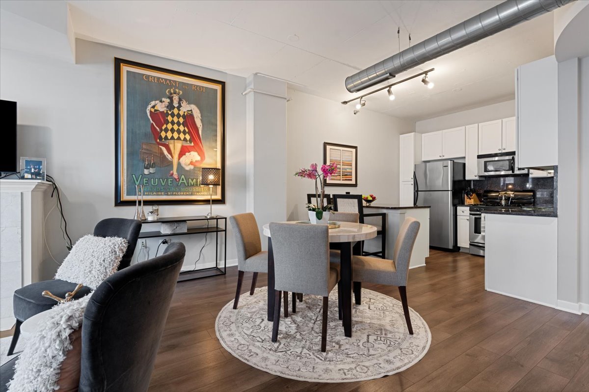 909 West Washington Boulevard, Unit 606 Chicago, IL 60607 - Photo 8 of 20