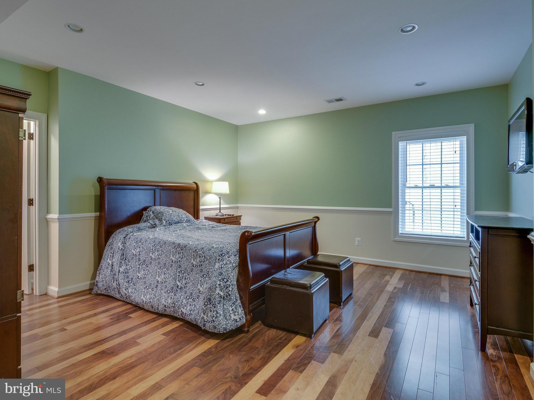 1667 Hunting Crest Way Vienna, VA 22182 - Photo 26 of 30 Au Par Suite - Lower Level
