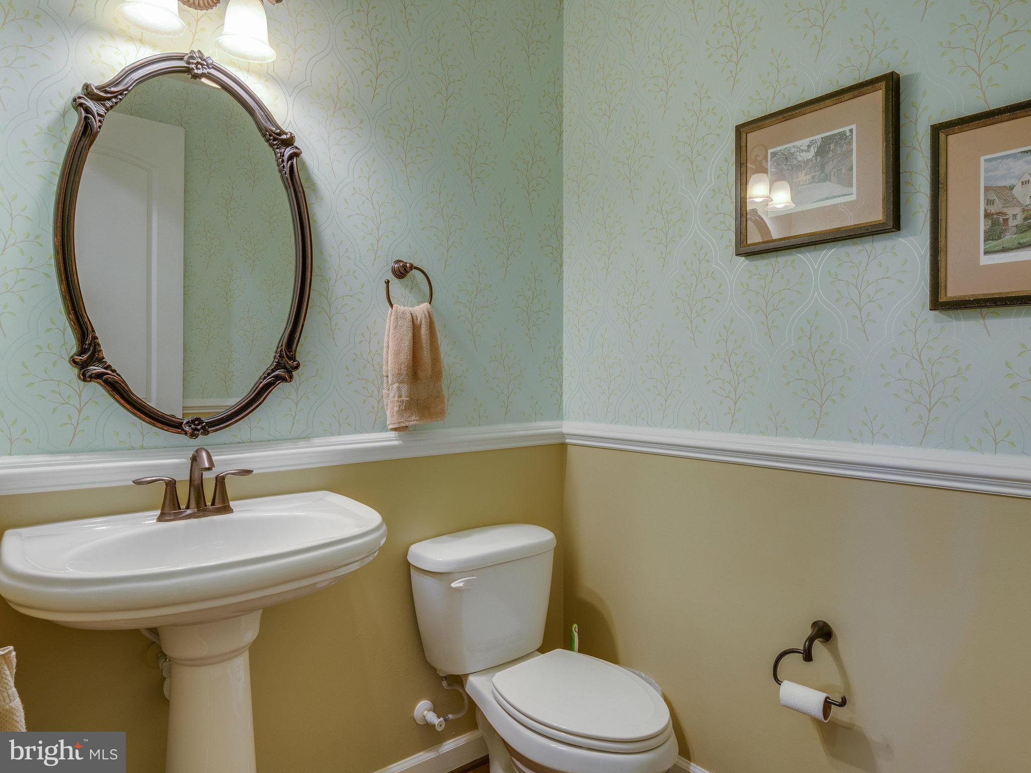 1667 Hunting Crest Way Vienna, VA 22182 - Photo 5 of 30 Powder Room