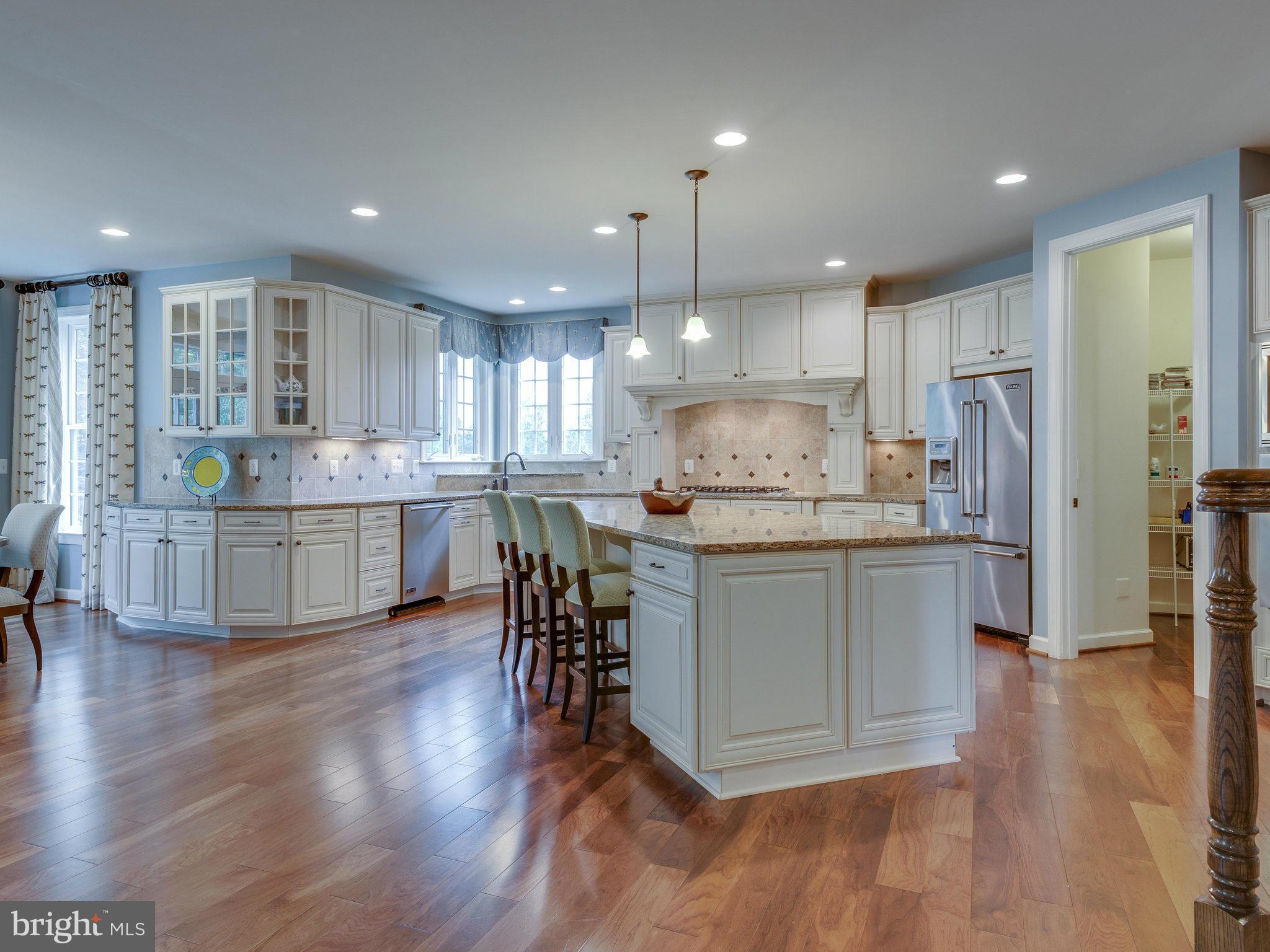1667 Hunting Crest Way Vienna, VA 22182 - Photo 8 of 30 Designer Kitchen