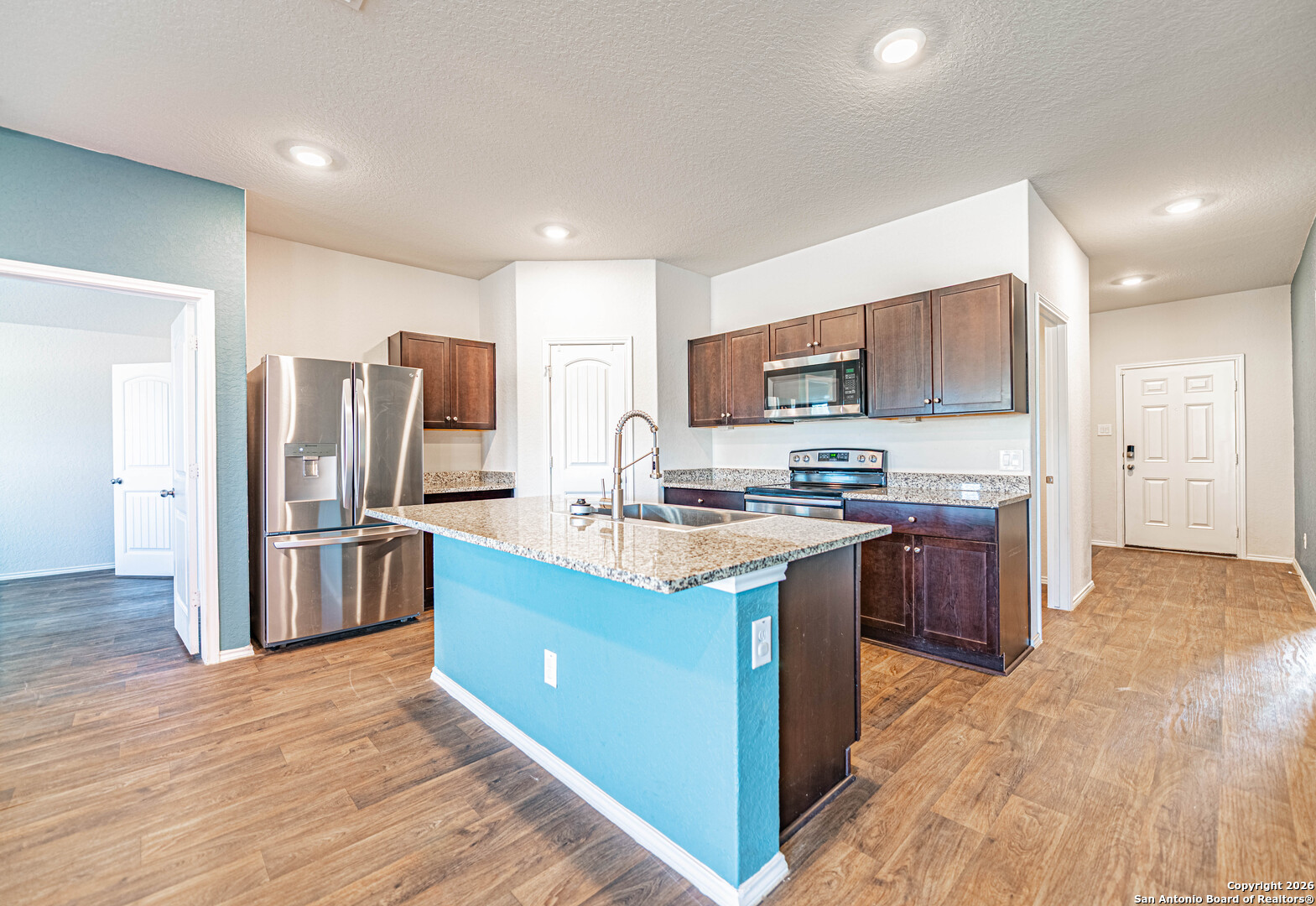 755 Ocelot Court Seguin, TX 78155 - Photo 2 of 30