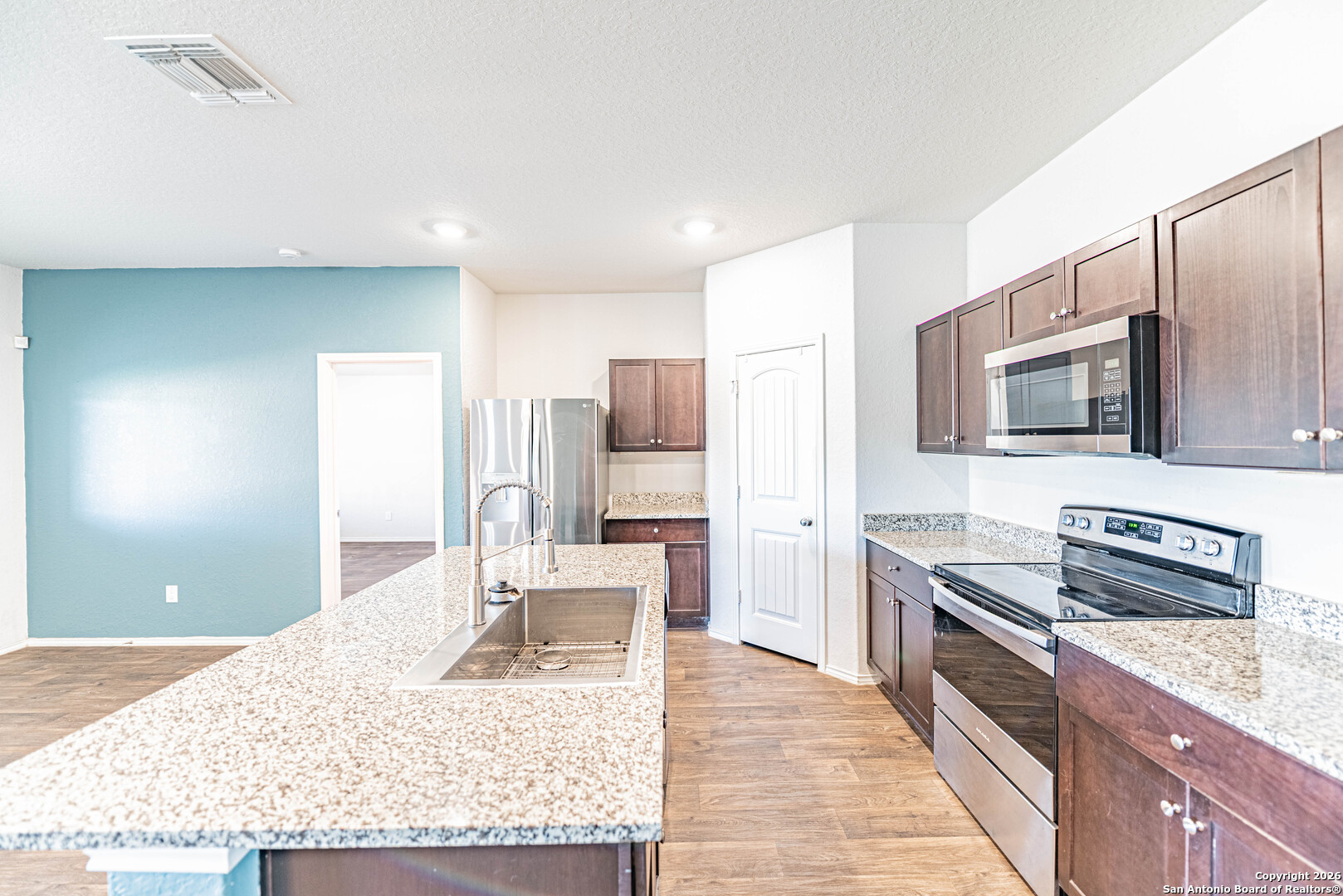 755 Ocelot Court Seguin, TX 78155 - Photo 5 of 30