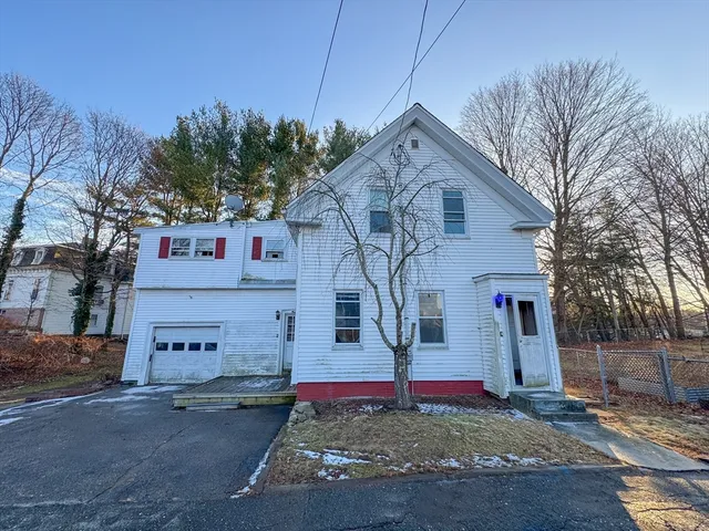 $374,900 | 14 Elm Avenue, Holbrook, MA 02343
