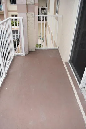 $2,380 | 2010 Taylor Street, Unit 7B, Hollywood, FL 33020