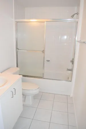 $2,380 | 2010 Taylor Street, Unit 7B, Hollywood, FL 33020