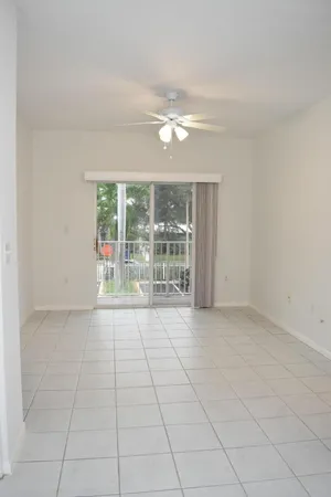 $2,380 | 2010 Taylor Street, Unit 7B, Hollywood, FL 33020