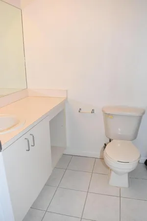 $2,380 | 2010 Taylor Street, Unit 7B, Hollywood, FL 33020