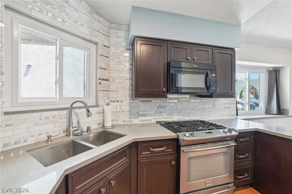 $424,900 | 371 Legacy Drive, Henderson, NV 89014