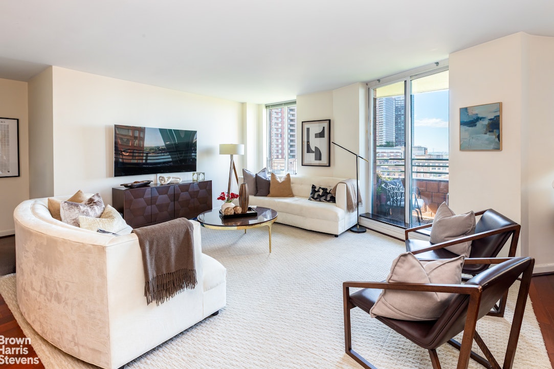 333 Rector Place, Unit 1405 Manhattan, NY 10280 - Photo 2 of 29
