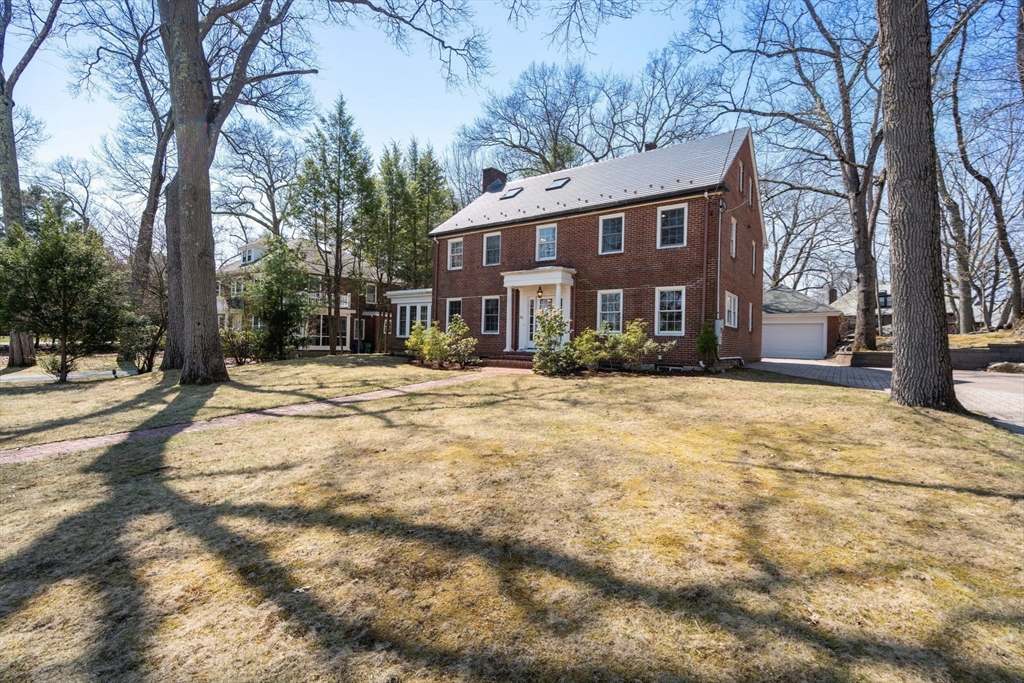 29 Gammons Road Newton, MA 02468 - Photo 4 of 39