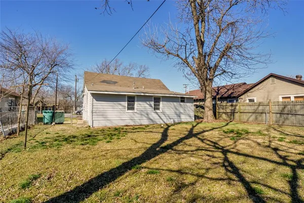 $1,500 | 217 North Burdette Avenue, Sherman, TX 75090