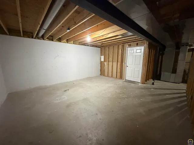 $299,999 | 4015 Northwest Krysten Street, Topeka, KS 66618