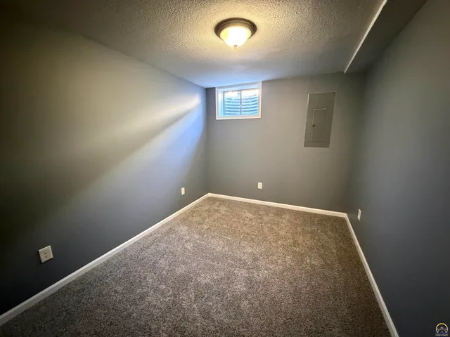 $299,999 | 4015 Northwest Krysten Street, Topeka, KS 66618