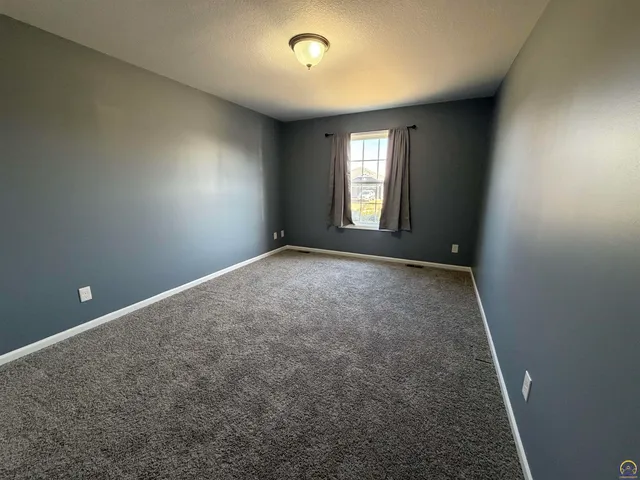 $299,999 | 4015 Northwest Krysten Street, Topeka, KS 66618