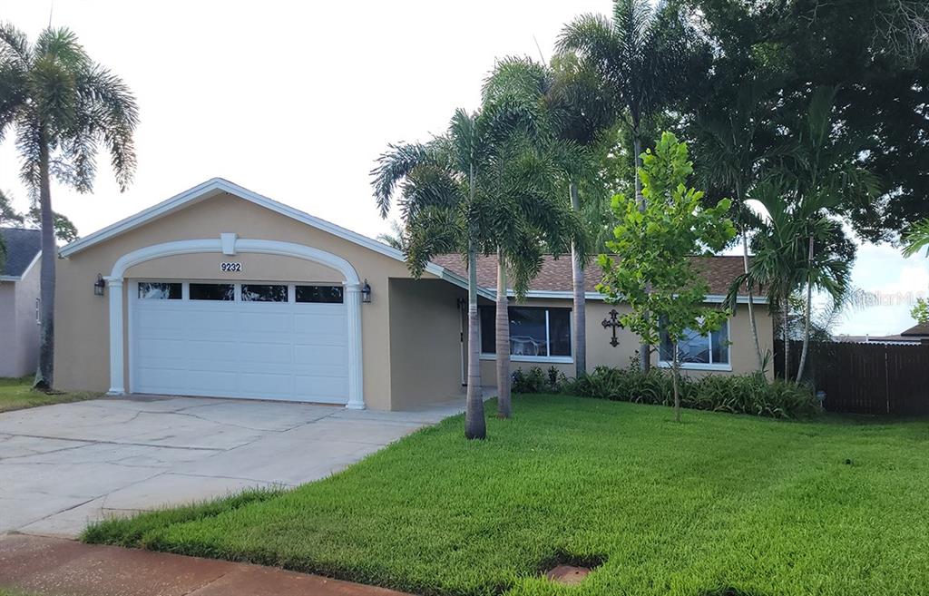 9232 80th Avenue Seminole, FL 33777 - Photo 1 of 37