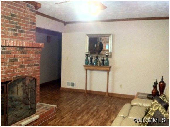 2275 Landrum Road Columbus, NC 28722 - Photo 4 of 15