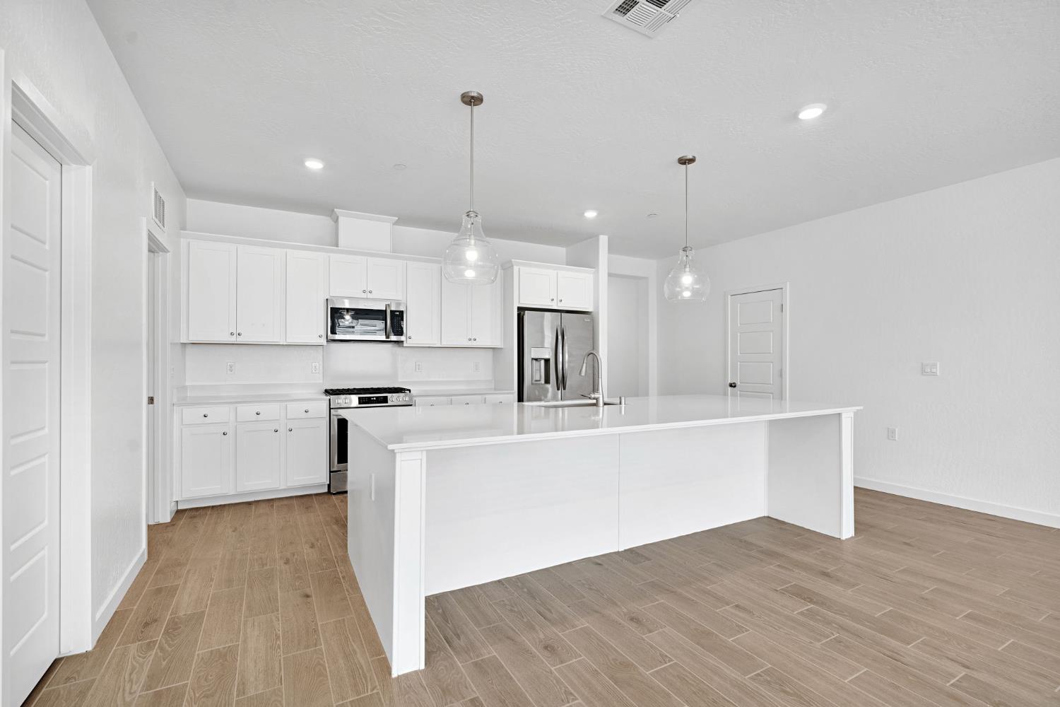 3921 Buttercup Road Madera, CA 93636 - Photo 13 of 38