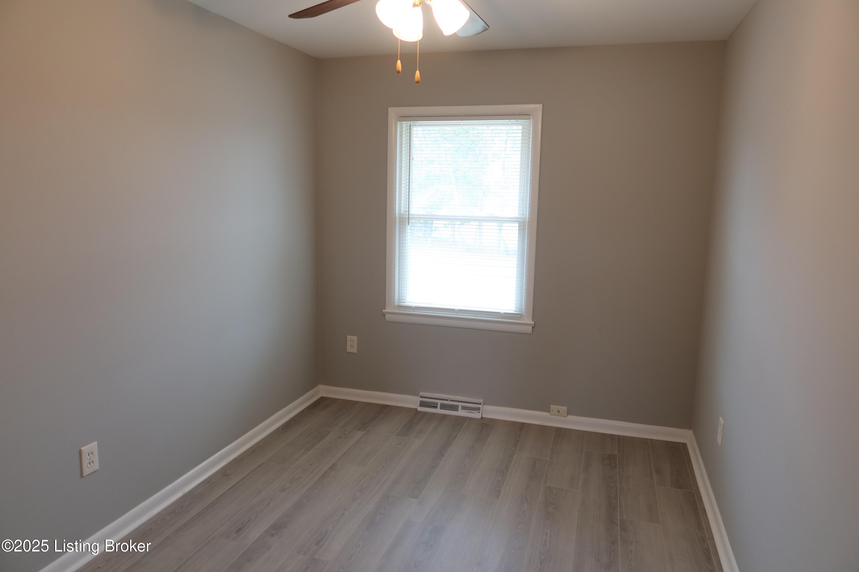 4920 Old Mill Road, Unit B Brandenburg, KY 40108 - Photo 7 of 28 2025-01-26 03.47.38