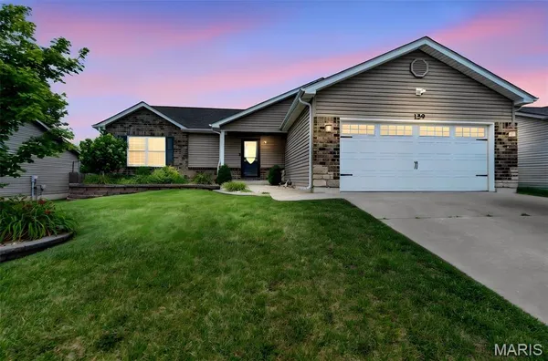 $389,900 | 159 Shadow Pointe Drive, Wentzville, MO 63385