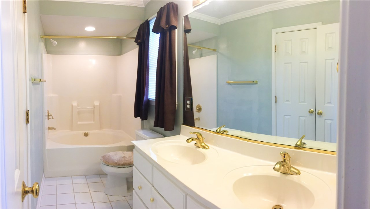 1405 Rogers Road Graham, NC 27253 - Photo 10 of 23 RELAXING MASTER SPA TUB/SHOWER