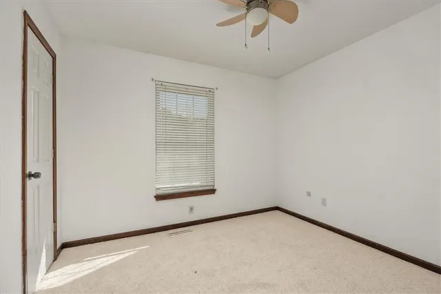 $299,900 | 1916 Northeast Patterson Drive, Lee's Summit, MO 64086