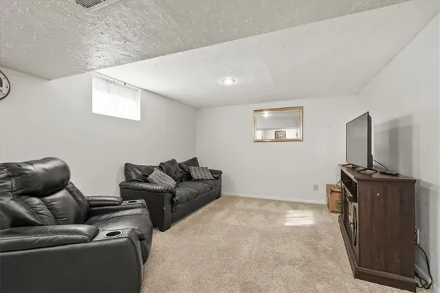 $299,900 | 1916 Northeast Patterson Drive, Lee's Summit, MO 64086