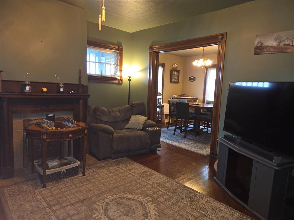 534 East Pearl Street Butler, PA 16001 - Photo 9 of 36