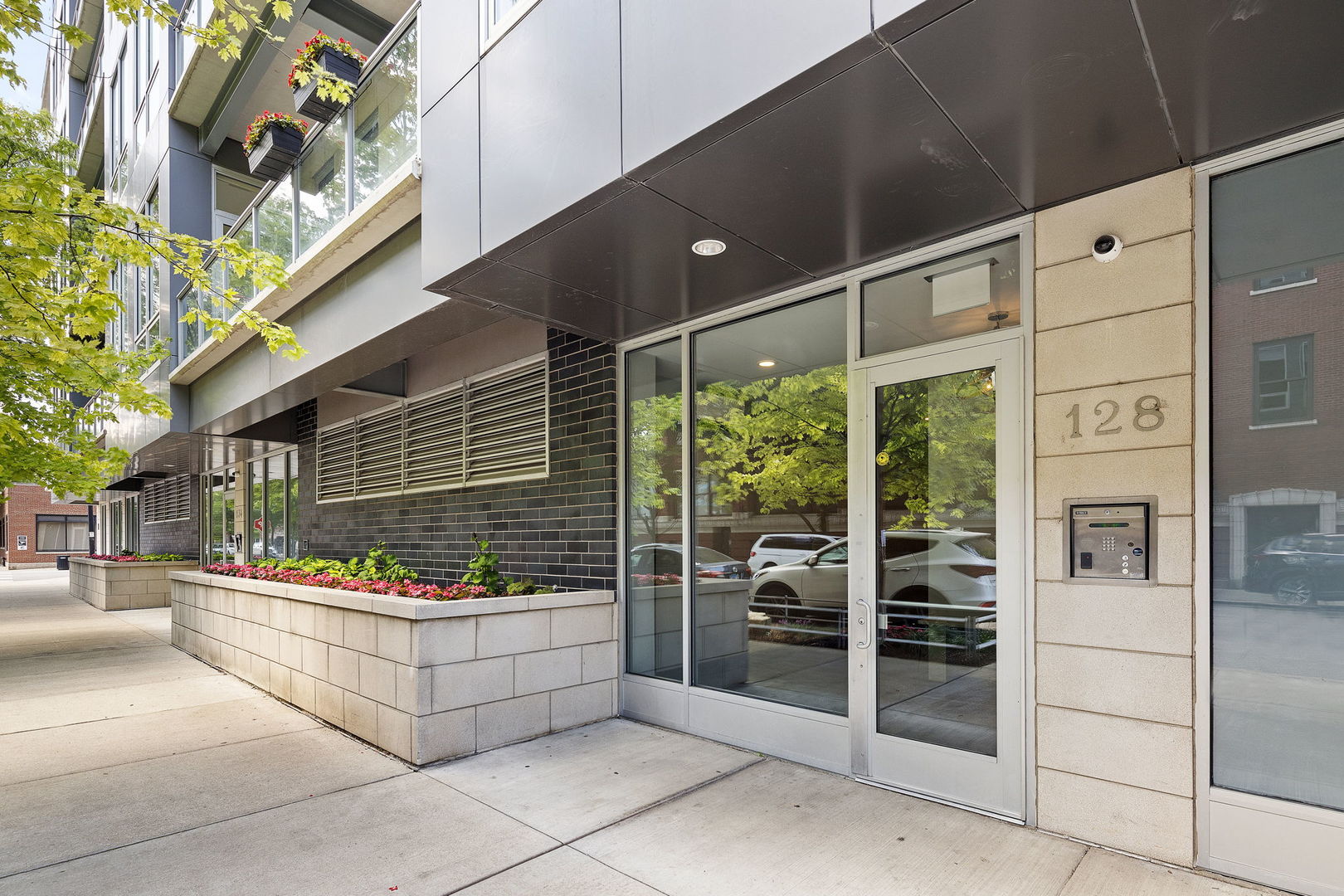 128 South Aberdeen Street, Unit 2N Chicago, IL 60607 - Photo 2 of 31