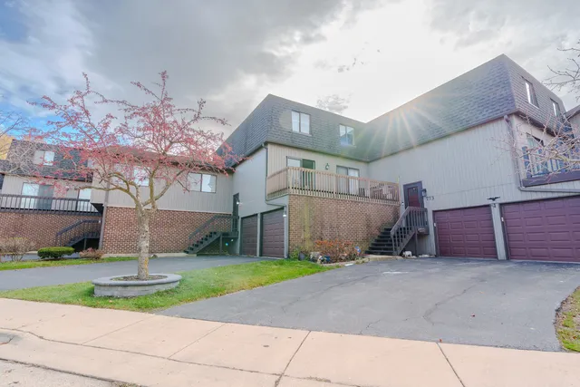 a front view of house with yard