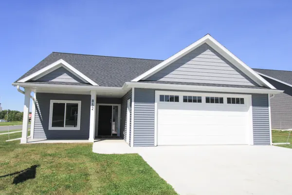 $399,900 | 852 Bucknell Lane Southeast, Stewartville, MN 55976