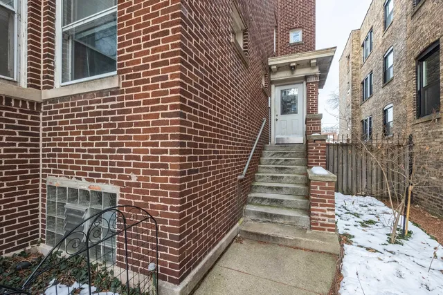 a view of a brick building