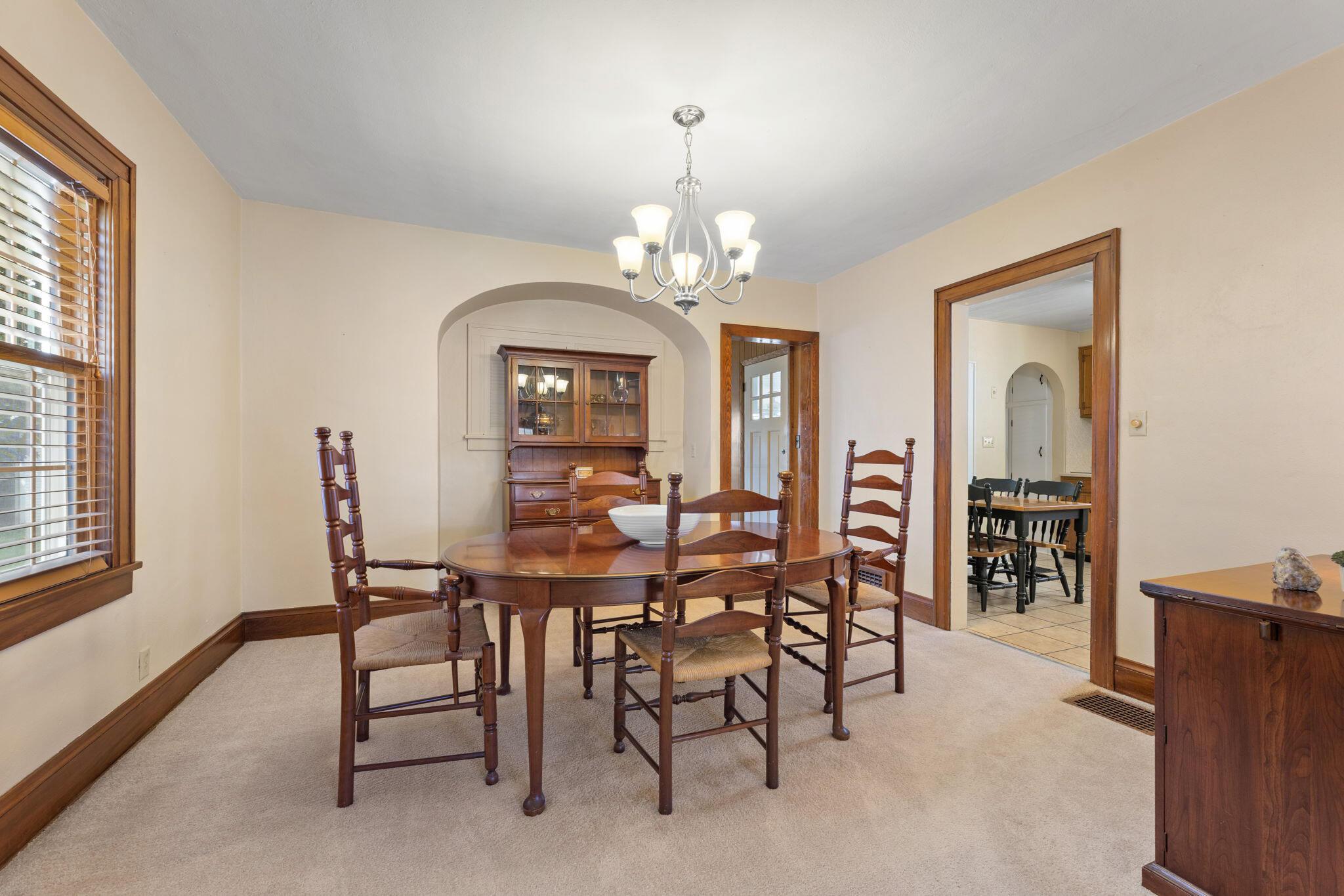 206 Jefferson Road Newark, OH 43055 - Photo 6 of 39 Dining Room