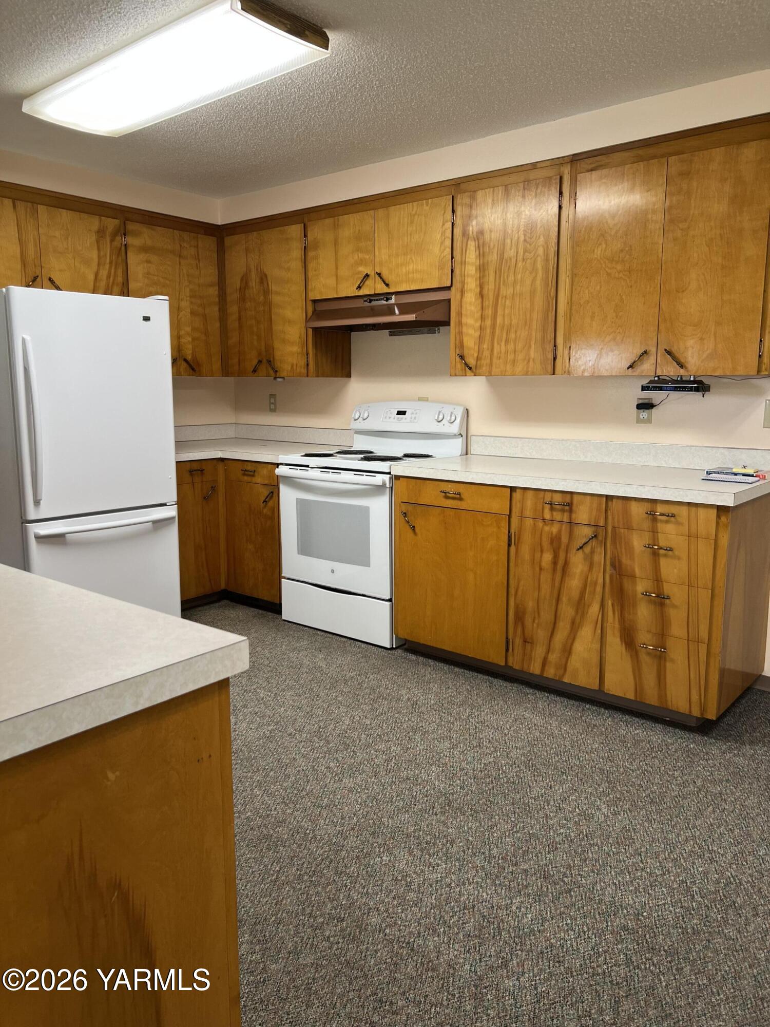 2091 Ashue Road Wapato, WA 98951 - Photo 8 of 27 IMG_2213