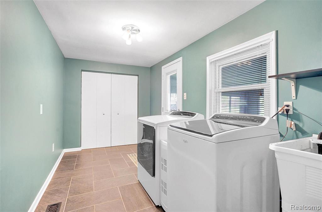 32836 Hearthstone Road Farmington Hills, MI 48334 - Photo 11 of 30