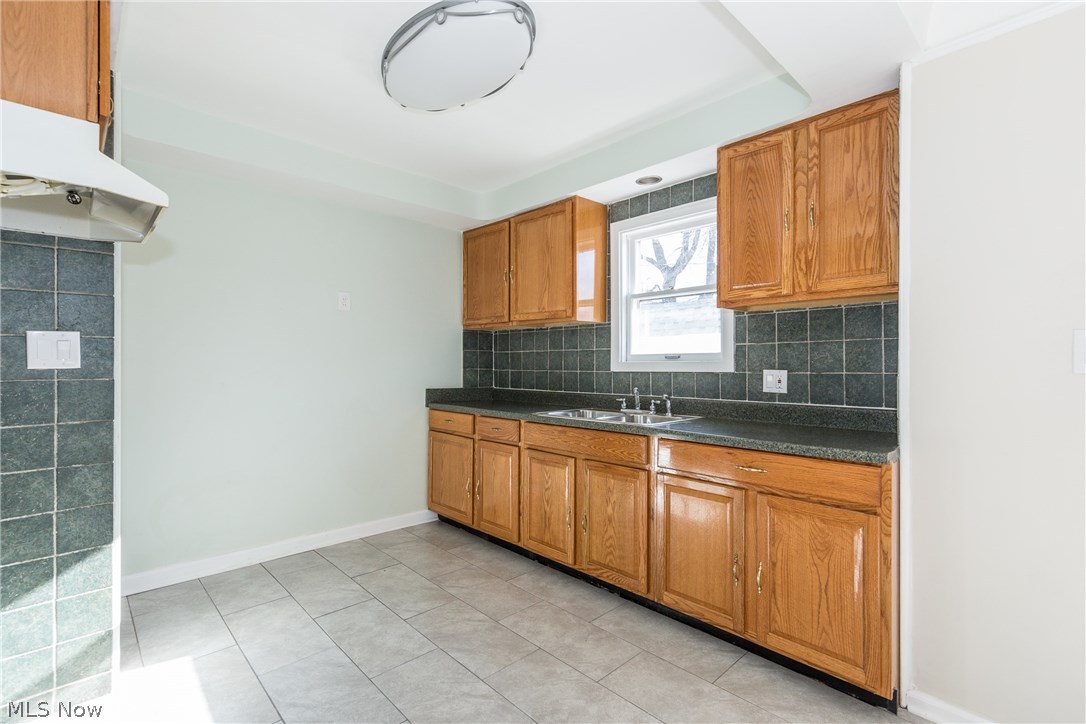 3786 Wallingford Road South Euclid, OH 44121 - Photo 6 of 25