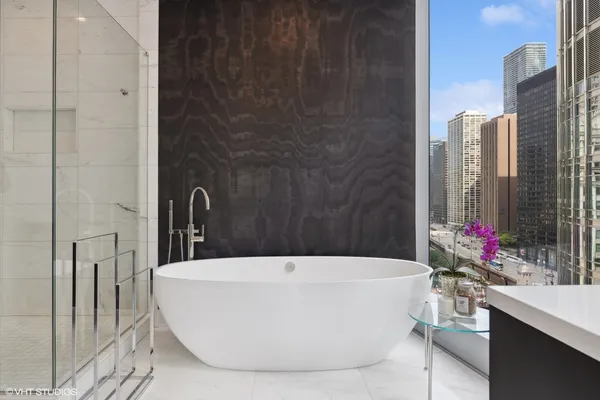 $19,500 | 403 North Wabash Avenue, Unit 14A, Chicago, IL 60611