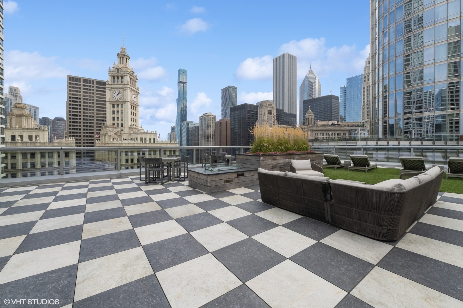 403 North Wabash Avenue, Unit 14A Chicago, IL 60611 - Photo 45 of 49 a view of a terrace with city view