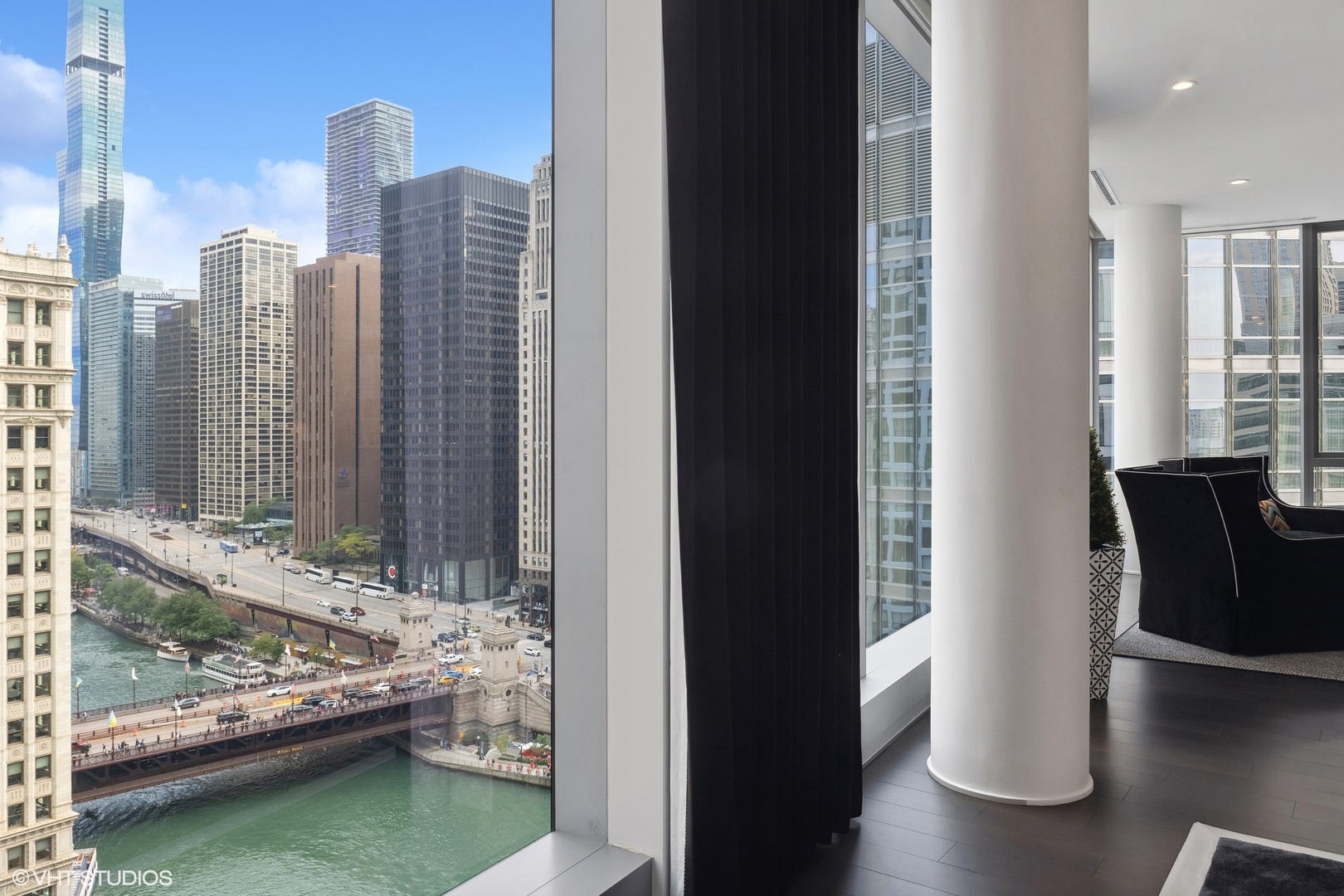 403 North Wabash Avenue, Unit 14A Chicago, IL 60611 - Photo 9 of 49 a view of balcony with chairs