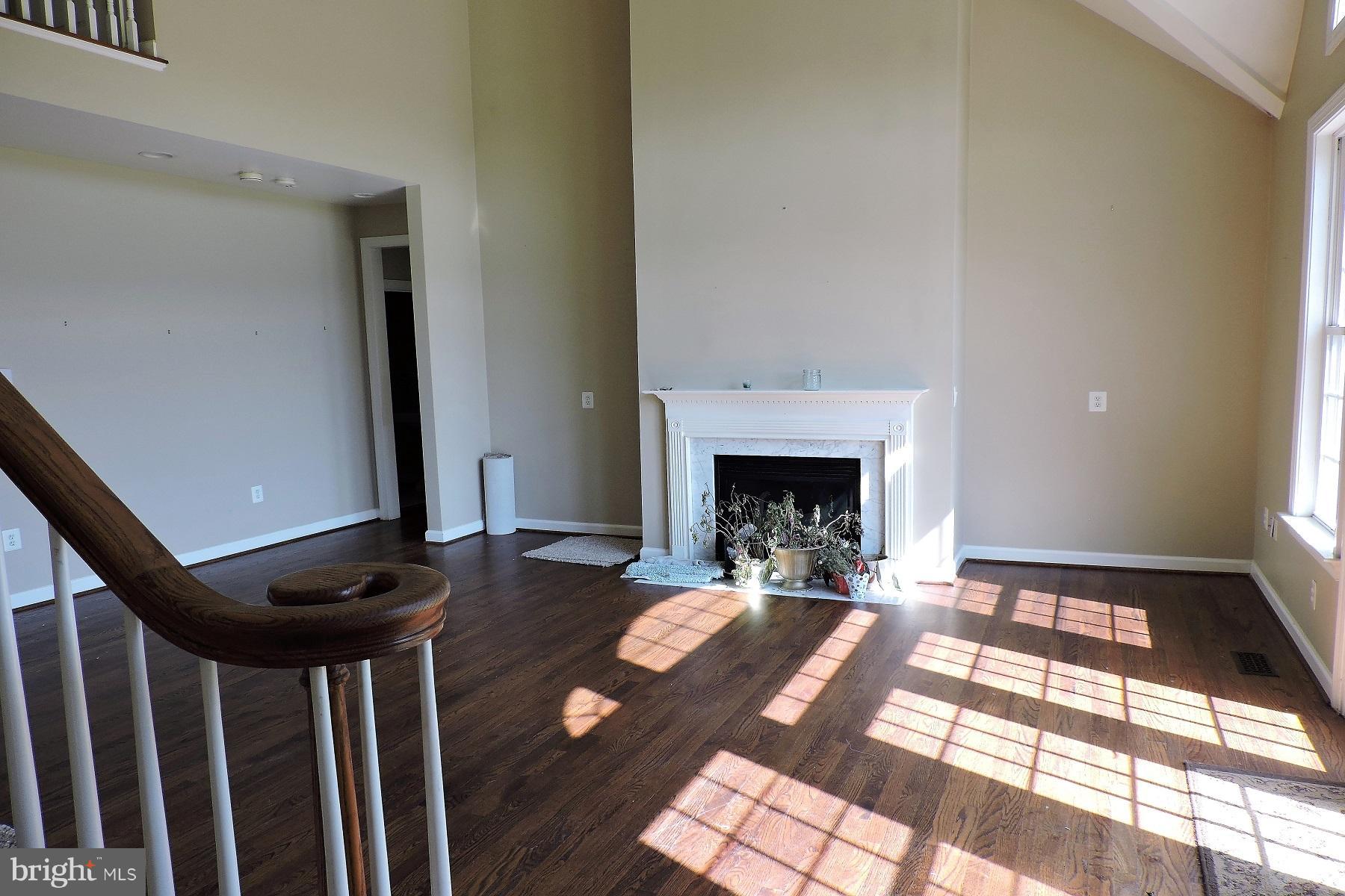 30390 Catharpin Road Locust Grove, VA 22508 - Photo 5 of 27 Living Room