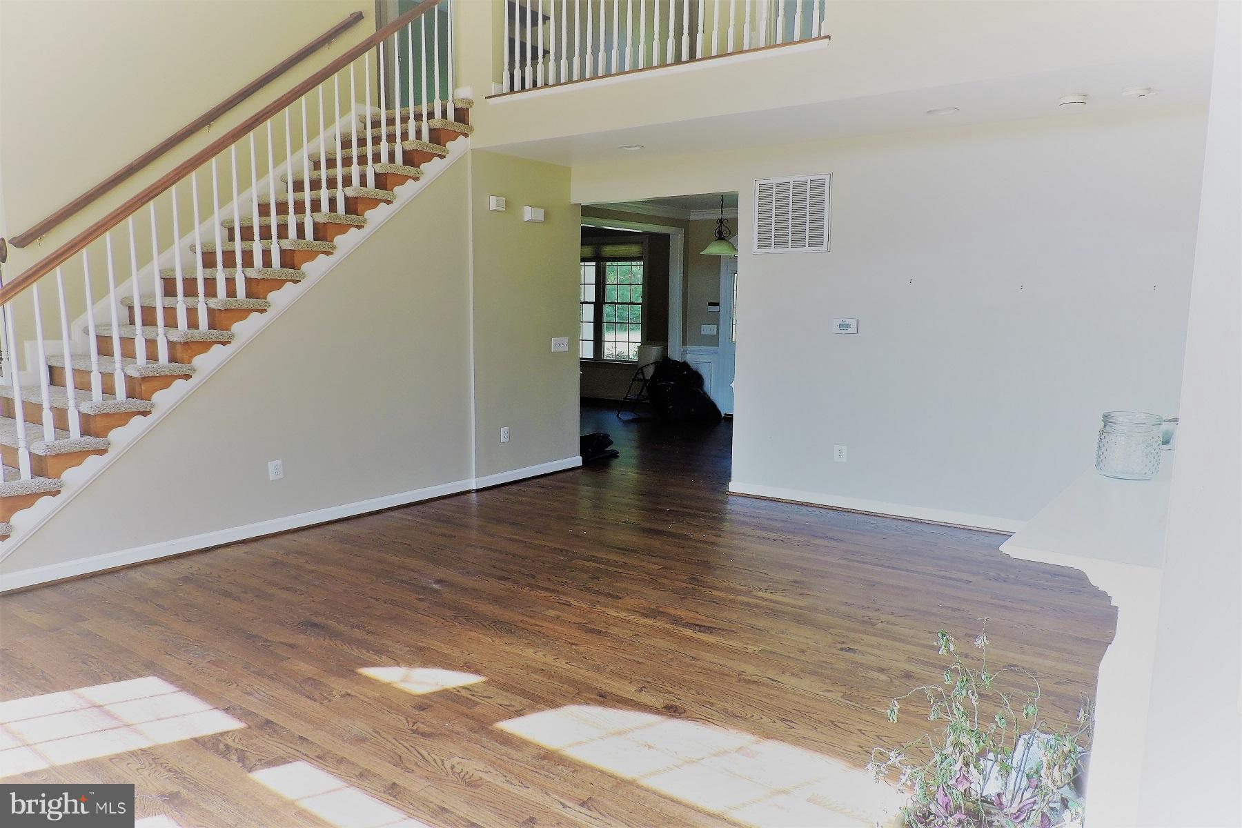 30390 Catharpin Road Locust Grove, VA 22508 - Photo 6 of 27 Living Room