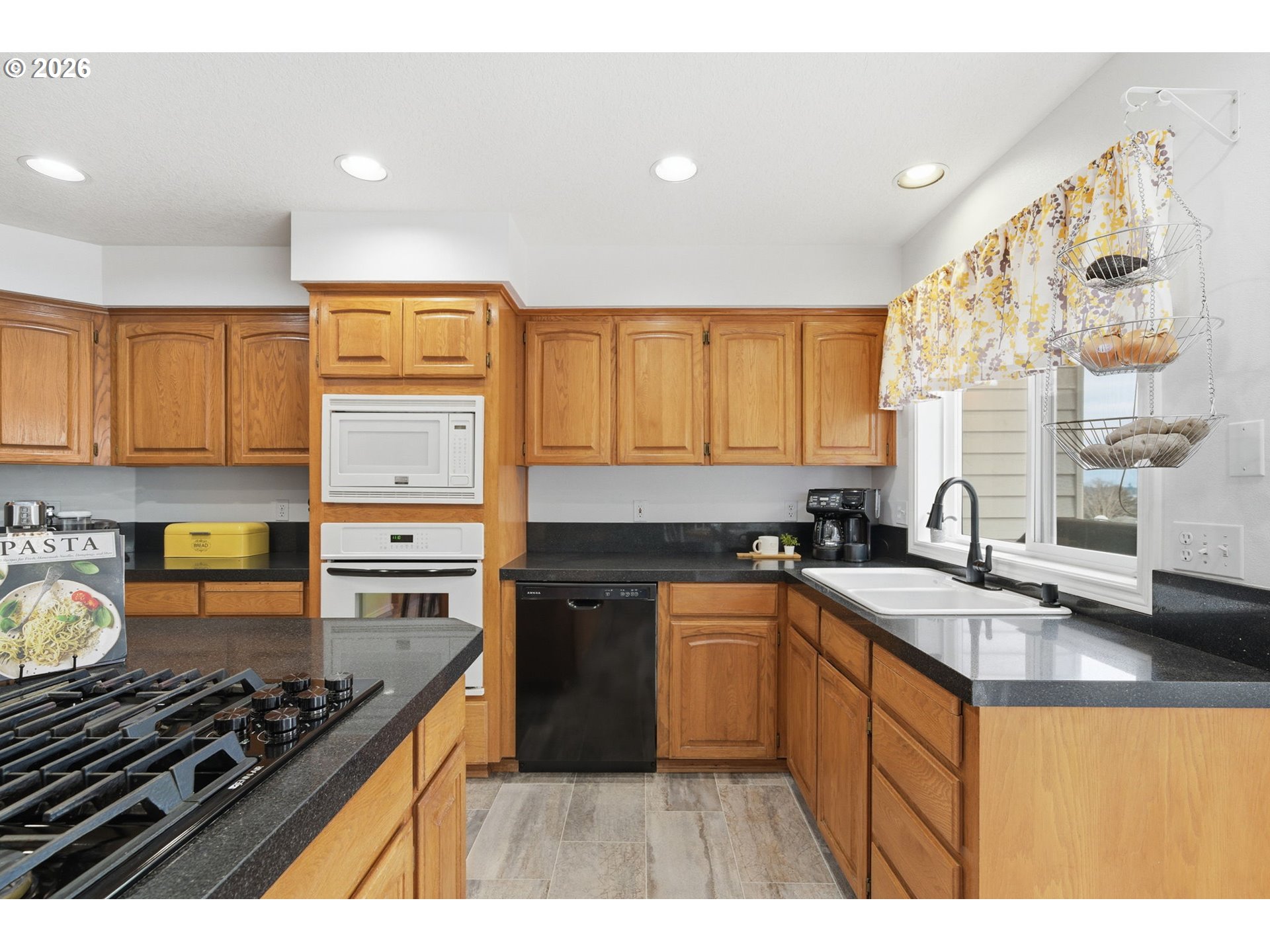 2652 Southwest Phyllis Drive Gresham, OR 97080 - Photo 13 of 45