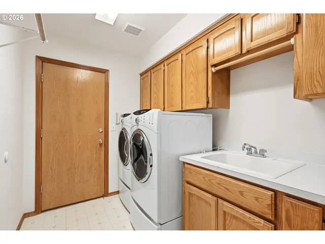 $585,000 | 2652 Southwest Phyllis Drive, Gresham, OR 97080