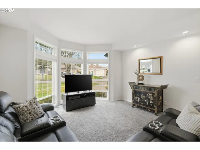 $585,000 | 2652 Southwest Phyllis Drive, Gresham, OR 97080