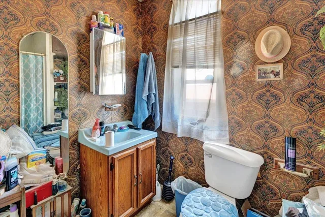 $349,900 | 174-176 North Champlain Street, Burlington, VT 05401