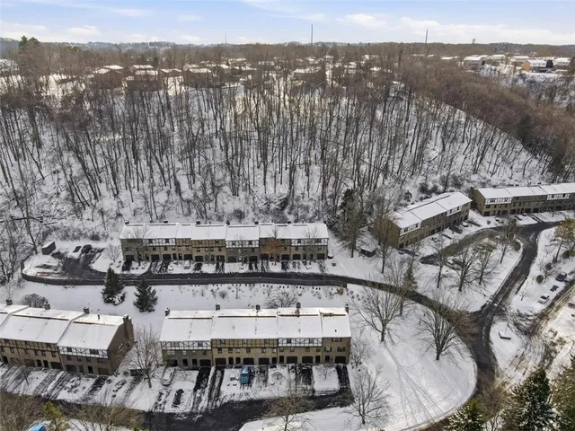 $199,900 | 711 Newton Square Drive, Coraopolis, PA 15108